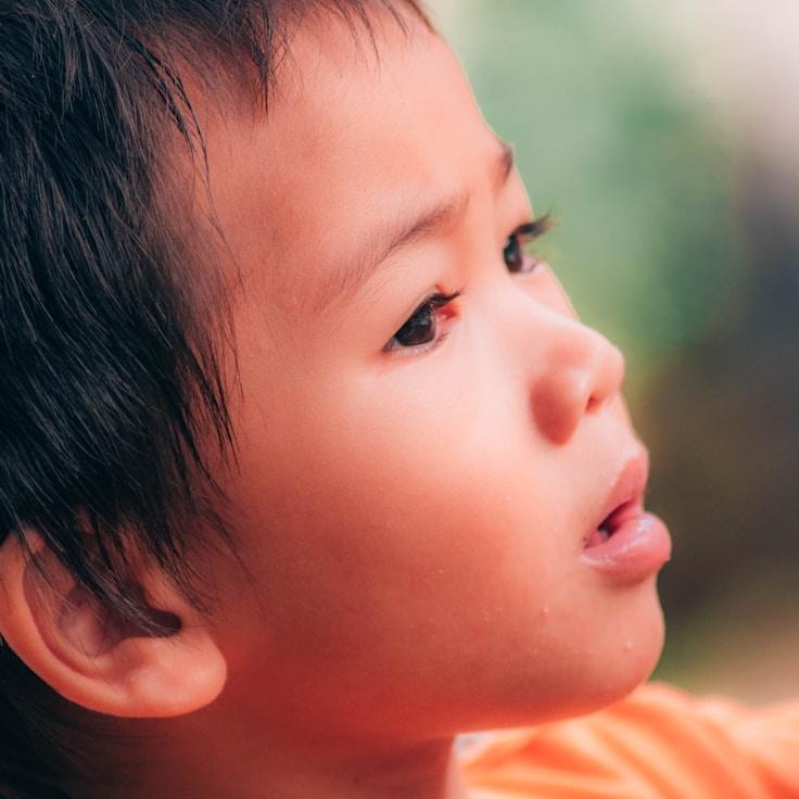 Jamie Chen, Client Relations Director, discussing corporate gifting strategy with business clients